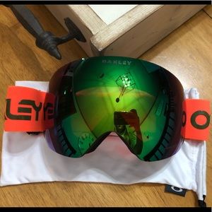 Oakley Flight Deck XL Ski Goggles